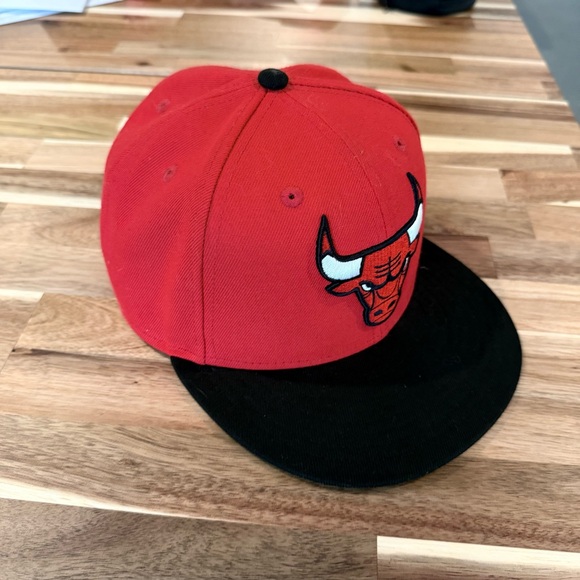 New Era Chicago Bulls Red and Black Flat Brim Snapback Hat - Picture 5 of 10